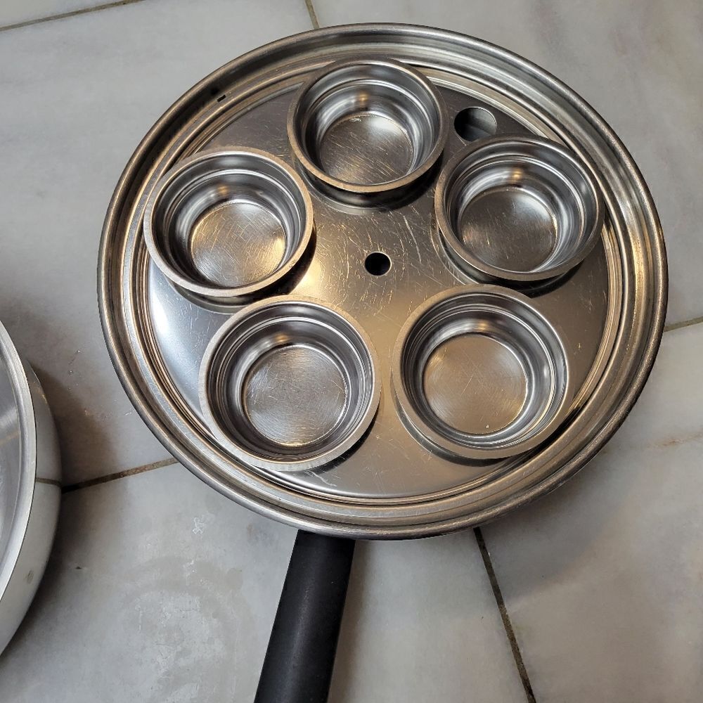 Amway Queen Vintage Stainless Steel 5 Egg Poacher Skillet w/ Strainer